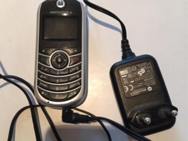 Motorola C139 mit Ladekabel - 1